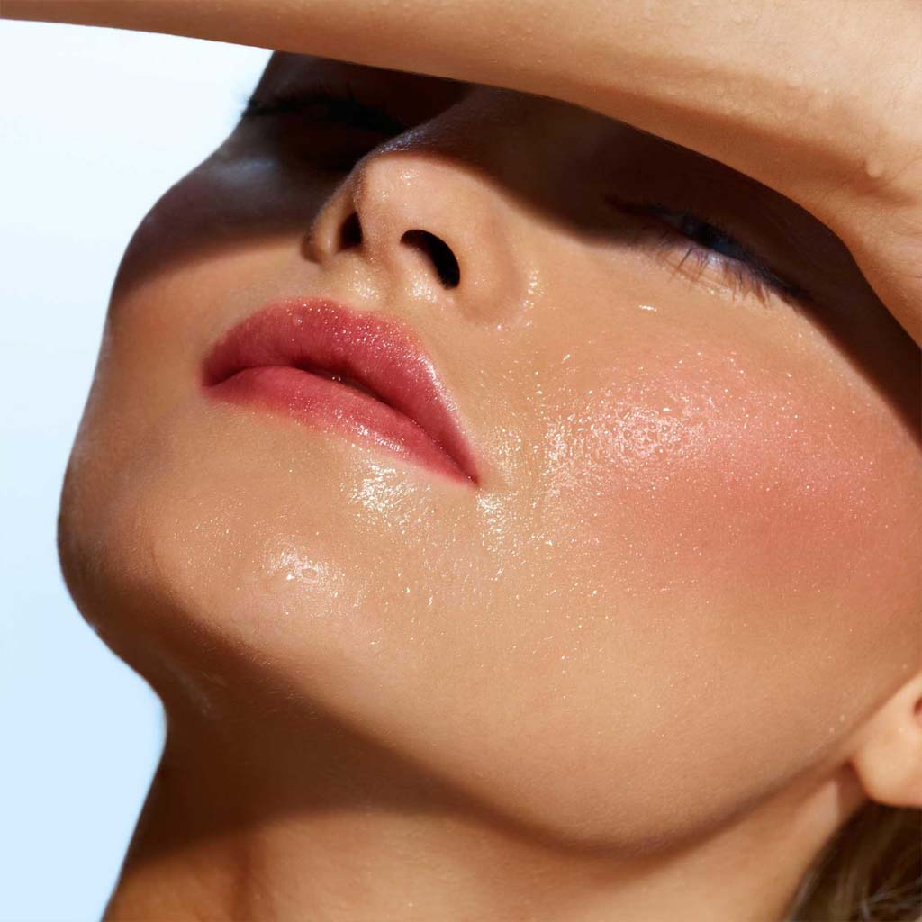 ظاهر براق و چرب پوست چرب